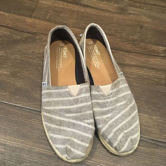 Tom’s gray striped classic slip on flats - Picture 1 of 5